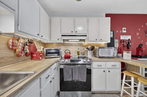 810 Lake Shore Drive #25, Lake Park FL - photo 17 of 25