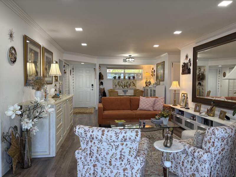 2 bedroom Condominium at 10 Colonial Club Drive #305, Colonial Club Condo Sec 1, Boynton Beach — photo 5
