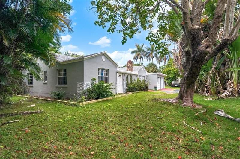4 bedroom Single Family Residence at 617 Lakeside Harbor, Brown Sam Jr, Boynton Beach — photo 2