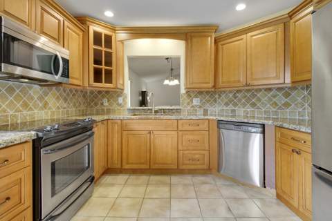6807 SE Yorktown Drive, Hobe Sound FL - photo 11 of 40