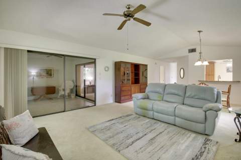 6807 SE Yorktown Drive, Hobe Sound FL - photo 17 of 40