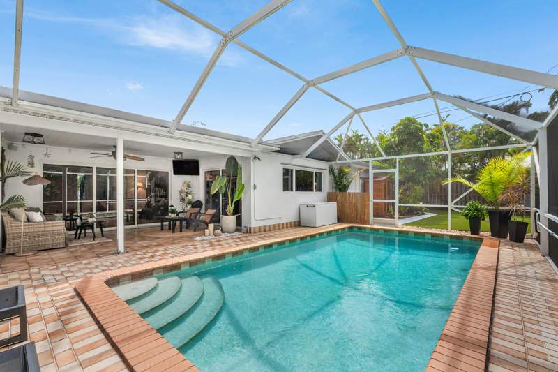 4 bedroom Single Family Residence at 317 Daly Road, Jupiter In The Pines Sec D, Tequesta — photo 5