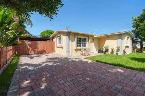 171 NE 28th Court, Boynton Beach FL - photo 11 of 56