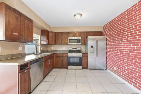 6540 Grant Court, Hollywood FL - photo 10 of 30