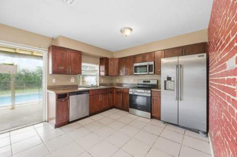 6540 Grant Court, Hollywood FL - photo 11 of 30