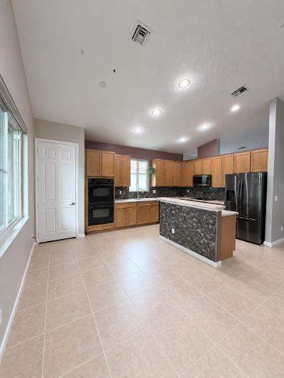 3 bedroom Single Family Residence at 2165 SW Newport Isles Boulevard, Fourth Replat Of Portofino Isles, Port St. Lucie — photo 5