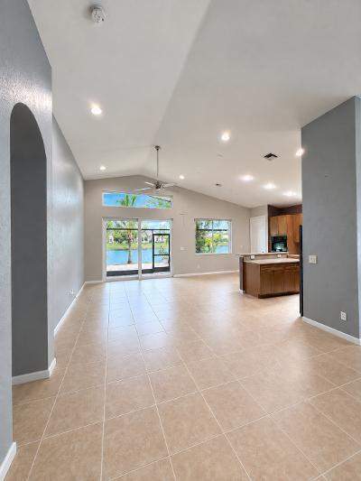 3 bedroom Single Family Residence at 2165 SW Newport Isles Boulevard, Fourth Replat Of Portofino Isles, Port St. Lucie — photo 3