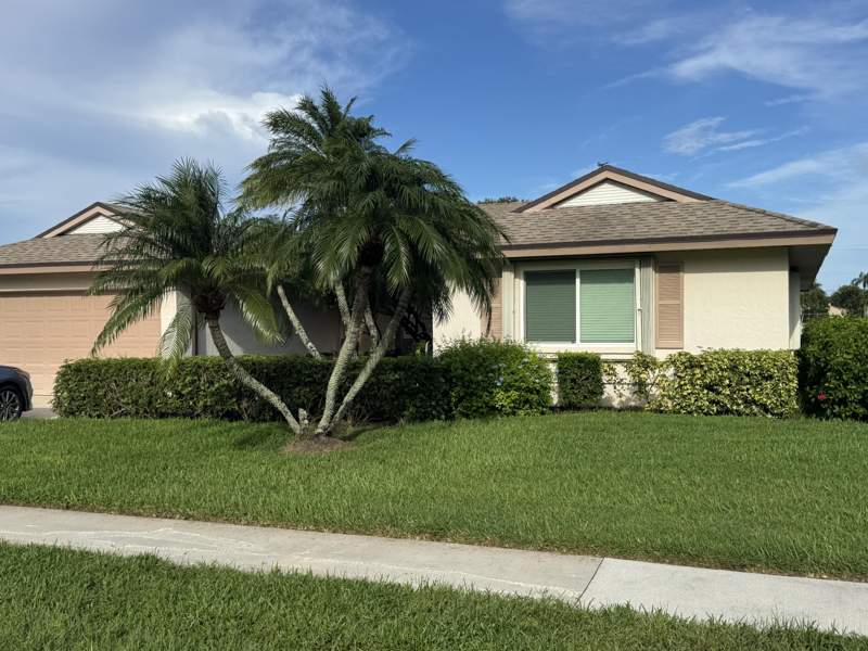 3 bedroom Single Family Residence at 10548 Greentrail Drive, P T V, Boynton Beach — photo 2