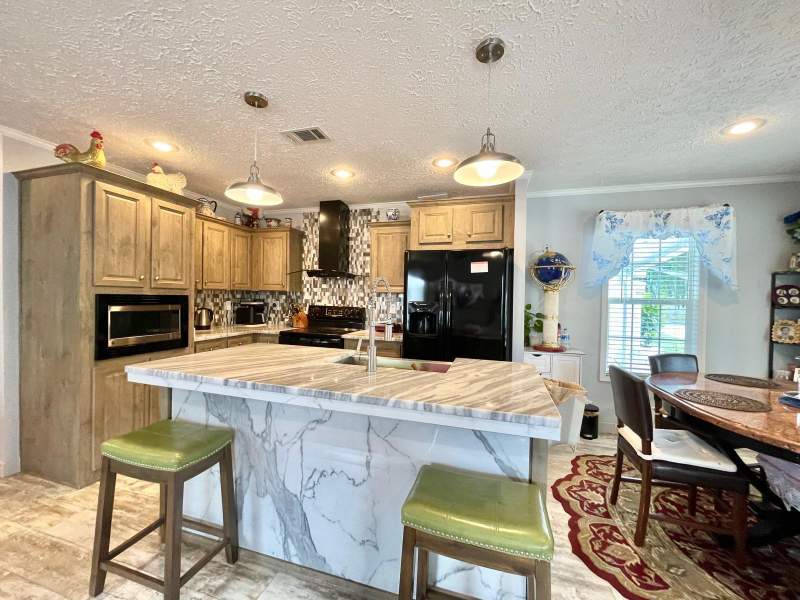 3 bedroom Mobile Home at 10550 W State Road 84 #Lot 290, Park City West — photo 4