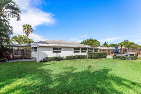 124 Mayfield Road #W, Lantana FL - photo 24 of 40