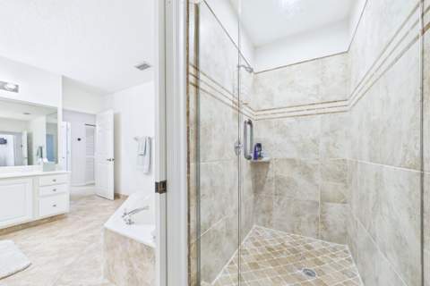 412 Coral Cove Drive, North Palm Beach FL - photo 13 of 40