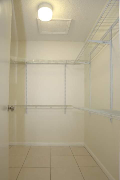 2007 W Lakeview Drive, Royal Palm Beach FL - photo 8 of 24