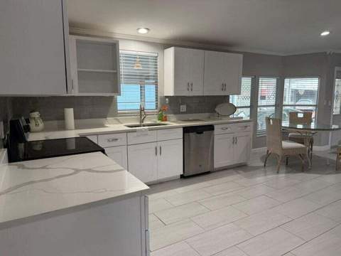 6085 Seashore Drive, Atlantis FL - photo 7 of 20