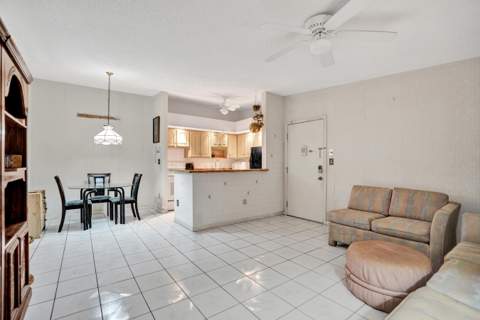 9414 S Belfort Circle #215, Tamarac FL - photo 10 of 24
