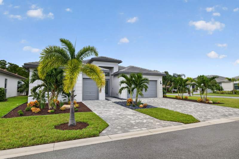 4 bedroom Single Family Residence at 11665 SW Ter Court, Riverland Parcel B - Plat Four, Port St. Lucie — photo 2