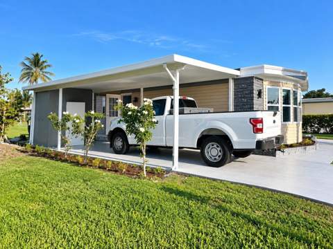 8572 Crown Drive, Boynton Beach FL - photo 6 of 37