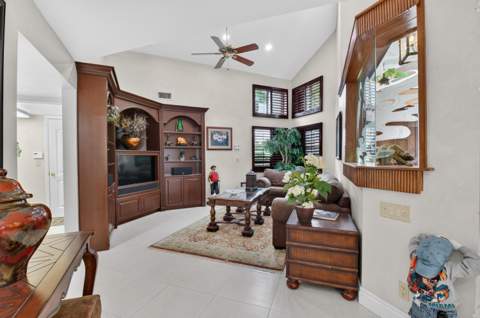 6761 Woodbridge Drive, Boca Raton FL - photo 7 of 55
