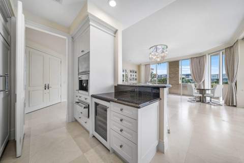 3000 S Ocean Boulevard #402, Palm Beach FL - photo 11 of 55