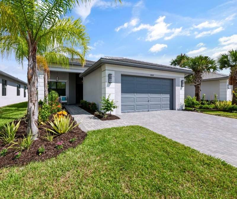 3 bedroom Single Family Residence at 12429 SW High Tide Road, Riverland Parcel D - Plat Two, Port St. Lucie — photo 3