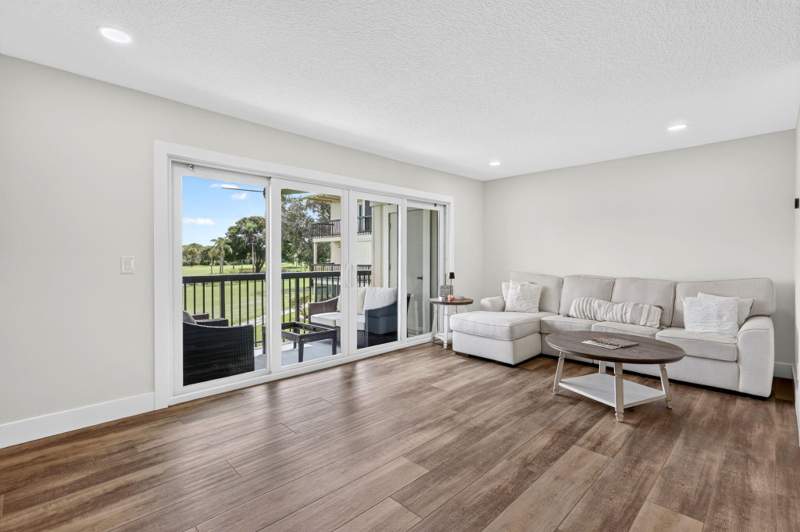 2 bedroom Condominium at 18449 SE Wood Haven Lane #E, Riverbend Condo, Jupiter — photo 4