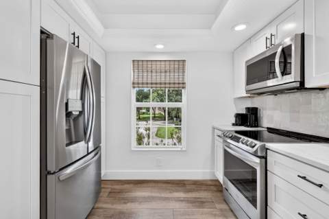 18449 SE Wood Haven Lane #E, Jupiter FL - photo 11 of 34