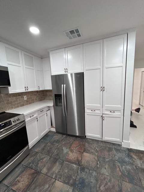 6105 Birch Drive, Fort Pierce FL - photo 6 of 27