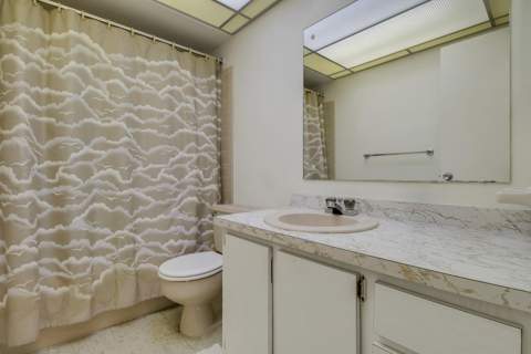 313 Balsam Street, Palm Beach Gardens FL - photo 7 of 28