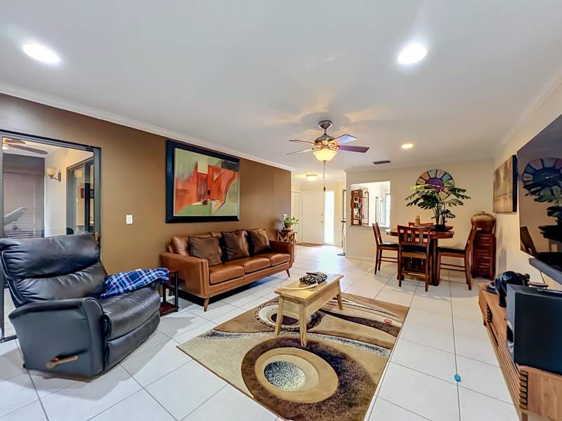 2 bedroom Villa at 281 Amber Court, Strathmore Gate West Unit 1, Royal Palm Beach — photo 3