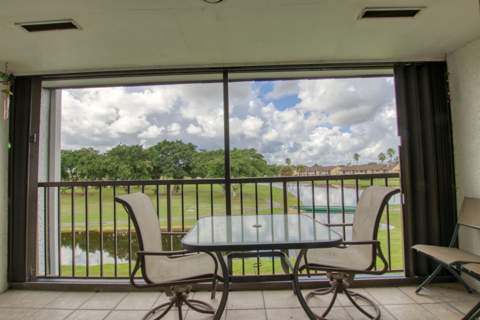4489 Luxemburg Court #304, Lake Worth FL - photo 13 of 17