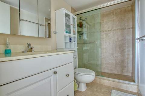 4489 Luxemburg Court #304, Lake Worth FL - photo 9 of 17