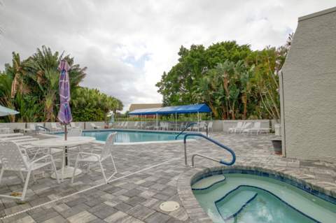 4489 Luxemburg Court #304, Lake Worth FL - photo 17 of 17