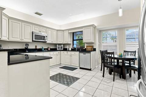 12871 La Rochelle Circle, Palm Beach Gardens FL - photo 16 of 53