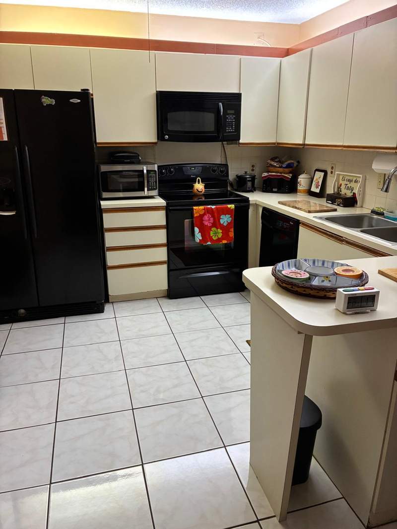3 bedroom Condominium at 6768 10th Avenue #115, Gramercy At Poinciana Condo, Lake Worth — photo 5