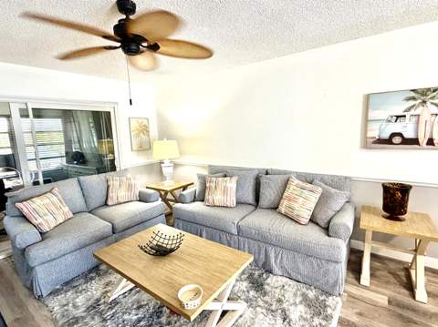 960 Crystal Lake #206, Deerfield Beach FL - photo 7 of 16