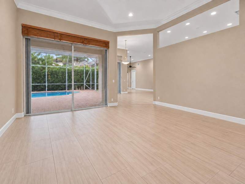 4 bedroom Single Family Residence at 77 NW 108th Way, Jacaranda Par 542, Plantation — photo 5