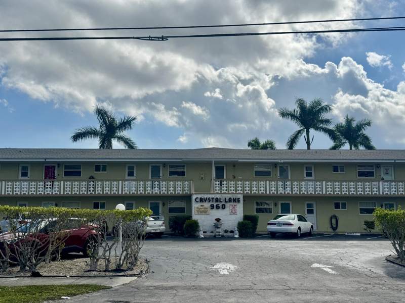 1 bedroom Condominium at 960 Crystal Lake #206, Crystal Lake 960 Condo, Deerfield Beach — photo 2