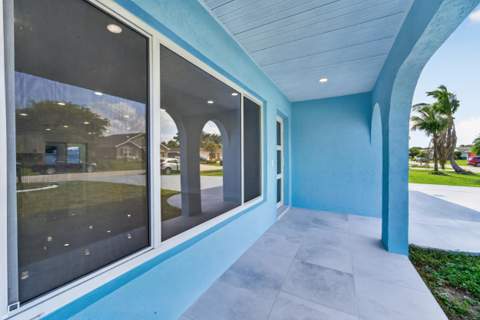 242 SE Duxbury Avenue, Port St. Lucie FL - photo 8 of 55