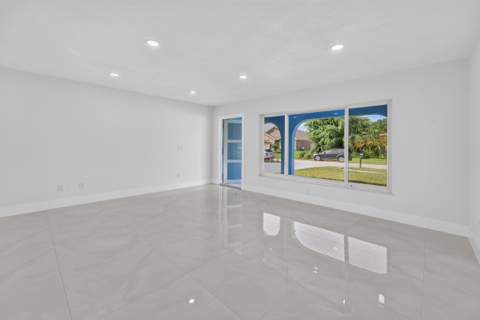 242 SE Duxbury Avenue, Port St. Lucie FL - photo 11 of 55