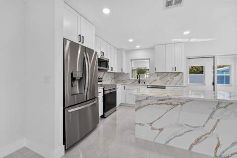 242 SE Duxbury Avenue, Port St. Lucie FL - photo 18 of 55