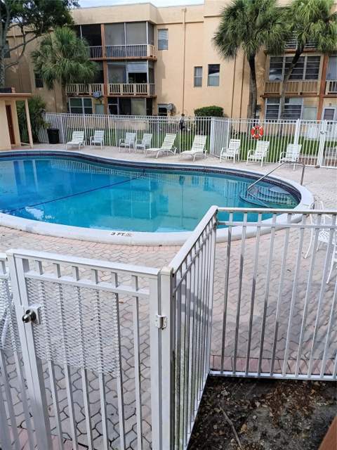 8390 Lagos De Campo Boulevard #206, Tamarac FL - photo 8 of 9