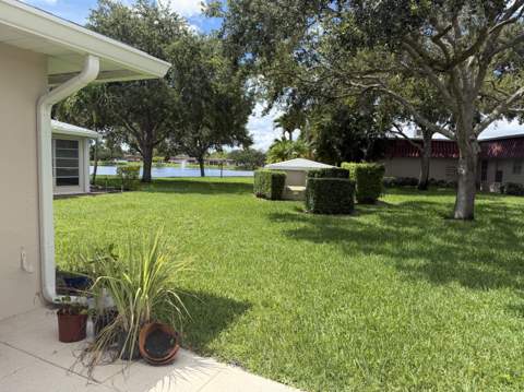 542 Franconia Circle, Lake Worth FL - photo 15 of 18