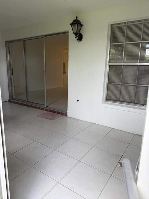 542 Franconia Circle, Lake Worth FL - photo 14 of 18