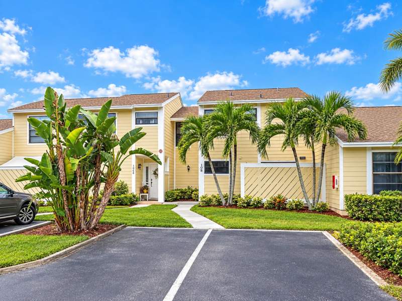 2 bedroom Condominium at 502 Lakewood Drive #10B, Jupiter Village Townhomes, Jupiter — photo 3