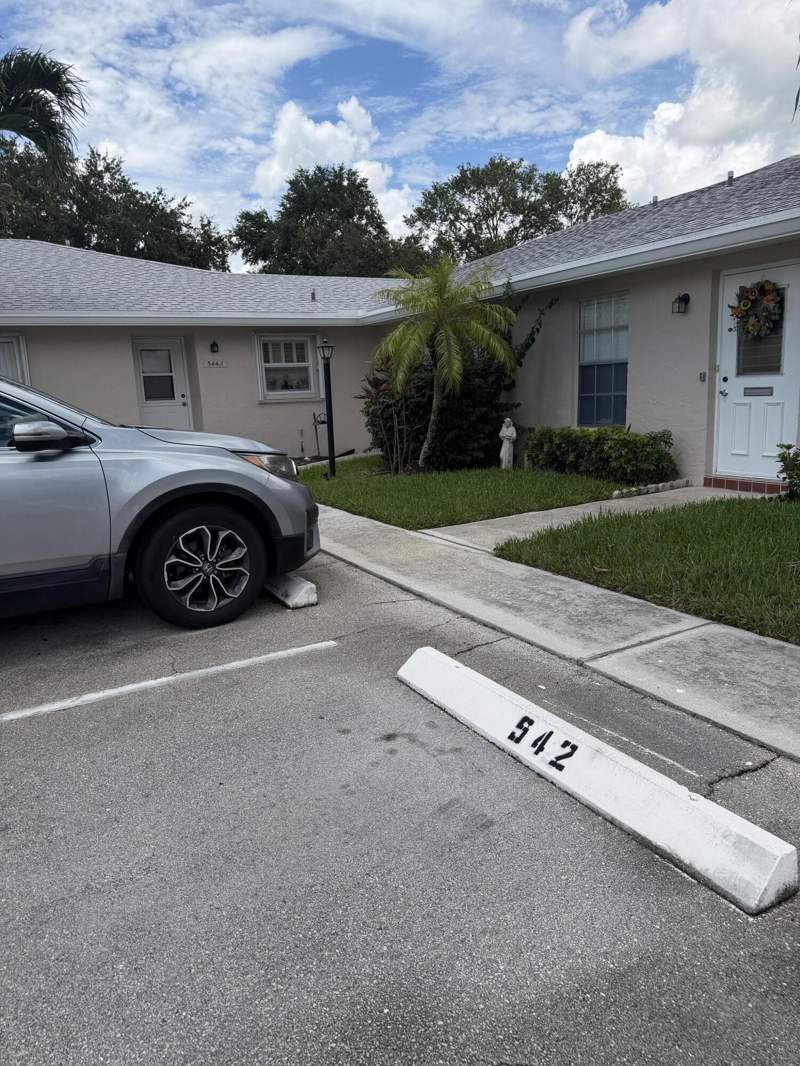 2 bedroom Condominium at 542 Franconia Circle, Covered Bridge Condo, Lake Worth — photo 3