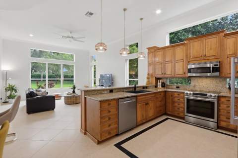 6812 Molakai Circle, Boynton Beach FL - photo 13 of 86
