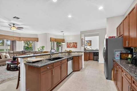 6039 Walnut Hill Drive, Lake Worth FL - photo 19 of 73