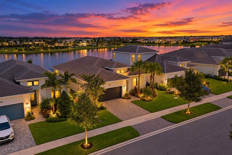 2 bedroom Single Family Residence at 15883 Key Biscayne Lane, Cresswind Palm Beach Phase 3, Westlake — photo 2