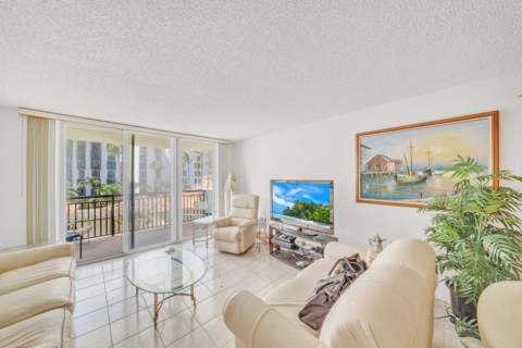 1149 Hillsboro Mile #307, Hillsboro Beach FL - photo 14 of 49