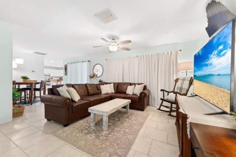 3474 NE Sandra Drive, Jensen Beach FL - photo 8 of 37