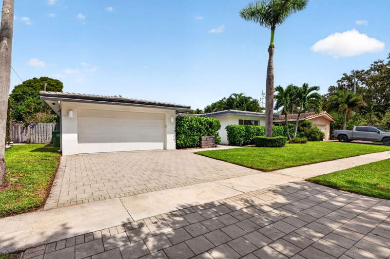 3 bedroom Single Family Residence at 2141 NE 62nd Court, Imperial Point 2 Sec, Fort Lauderdale — photo 2